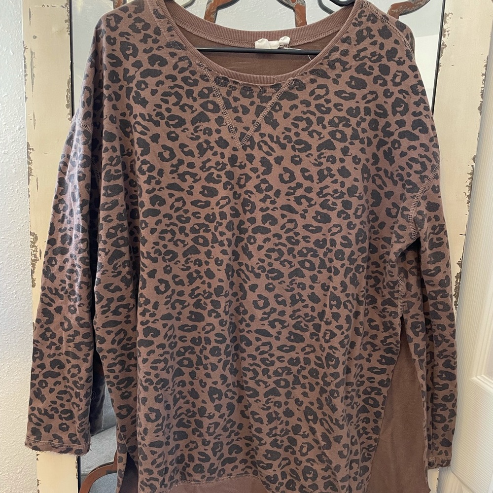 Comfy White Crow leopard sweater with skits up the side. Side Medium.